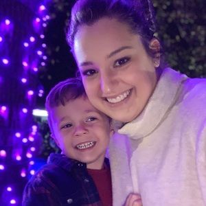 Meet your Posher, Danielle